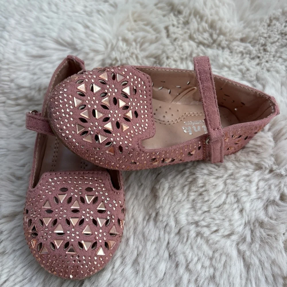 Girls Pink Dress Shoes With Rhinestones Size 6